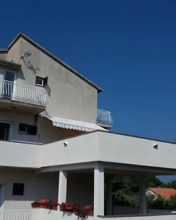 Radmila * Brodarica (Sibenik-Knin)